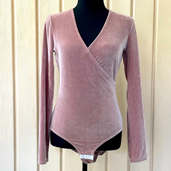 Madewell • Velvet Faux Wrap Bodysuit In Blush Pink Peach long Sleeve V-neck Snap - Picture 9 of 15